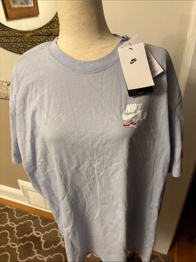 New Nike Men’s Light Blue Logo Tee see pics sneakers back XL loose fit